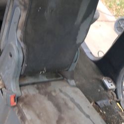 SERVICIO MÓVIL DETALLADO DE CARROS Y DESMANCHADO DE ASIENTOS Y CARPETAS