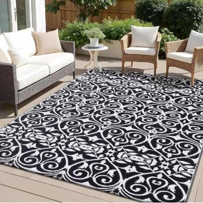 Outdoor Area Rug 5x8 Waterproof Reversible Plastic Straw Floral Mat Black White