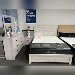 4Pc king and queen bed room set 