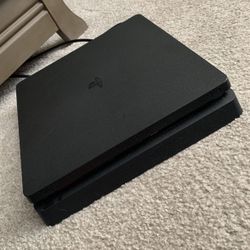 PS4 Slim 1TB Bundle