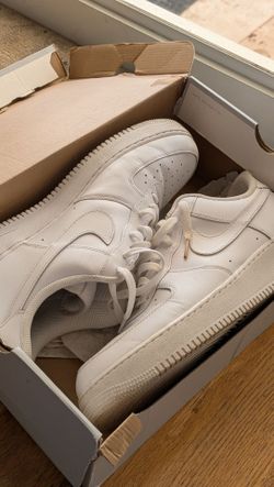 Nike Air Force 1 White: Size 12