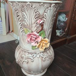 Large Capodamonte  Pot