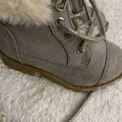 Toddlers Shoes 4c 5c
