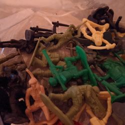 Plastic Cowboys Indians Toys 