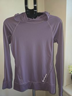 Black Diamond athletic, long sleeve hoodie.