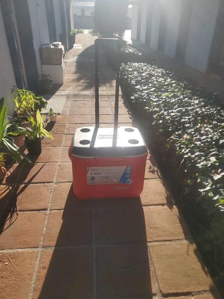 Colman Cooler / 60 Quart , 95 Cans