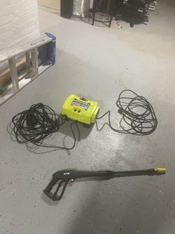 Ryobi RY141612 Cold Water Pressure Washer - Green & Black