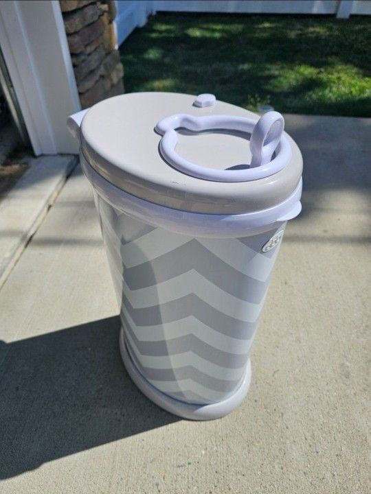 Ubbi Diaper Pail/Dispenser