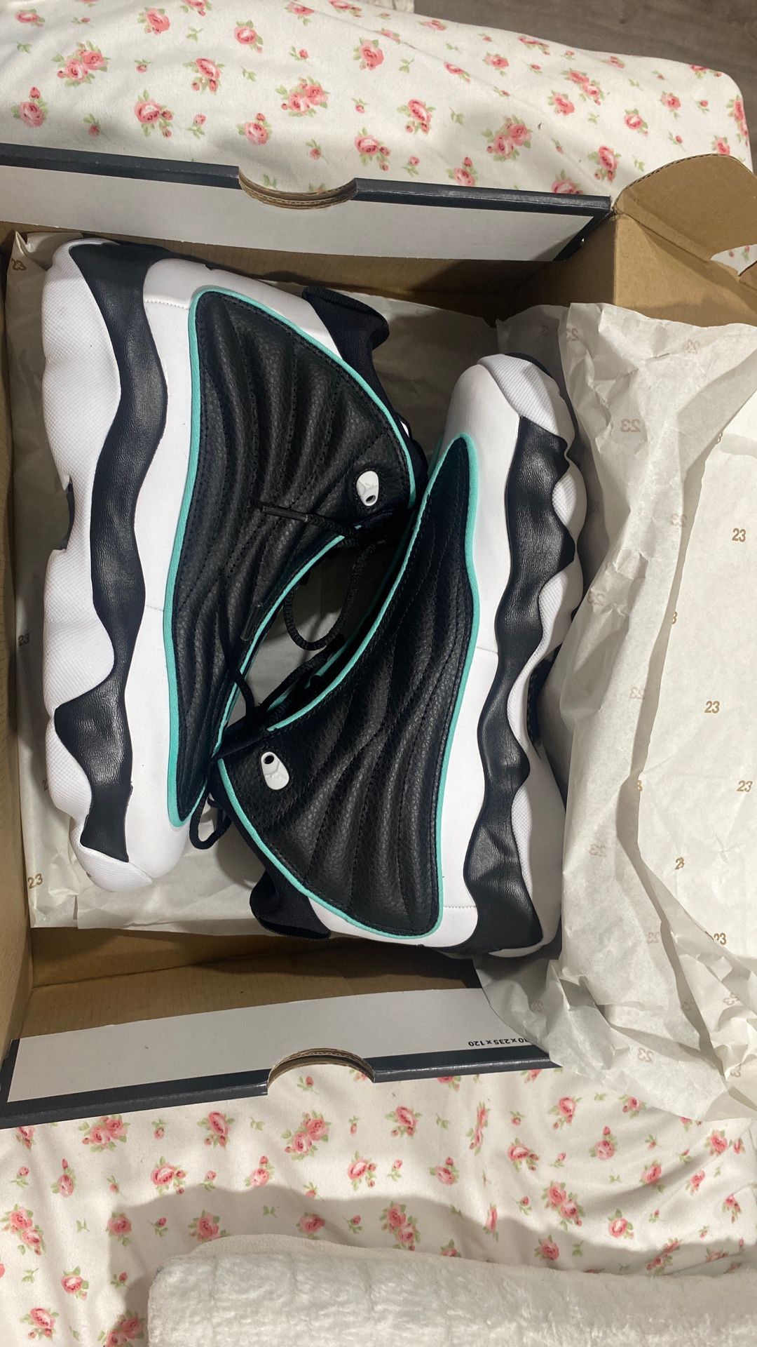 Jordan Pro Strongs size 6Y
