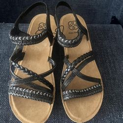 Daisy Fuentes women's sandals, black, size 9.5