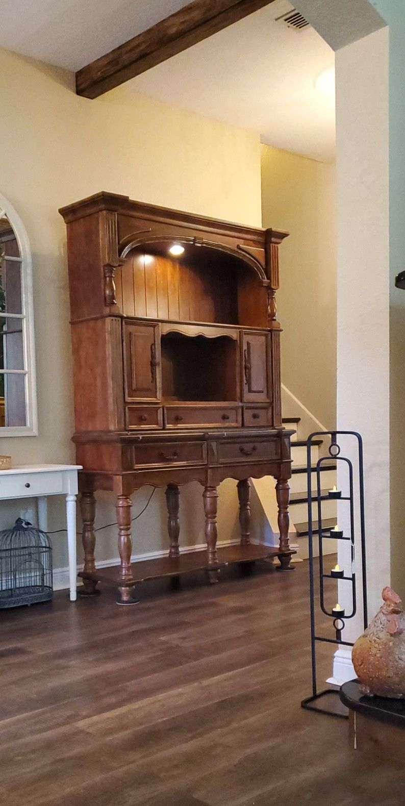 Large Hutch