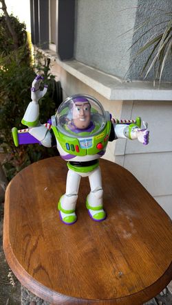 Buzz Lightyear 12” Disney talking lights up works perfectly