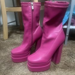 Brand 🆕 Condition. Women Pink Color Leather Boot👢 