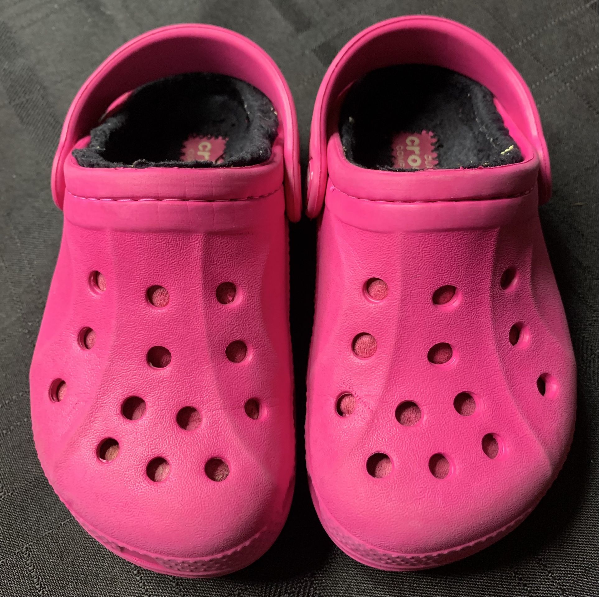 Toddler girl size 8/9 fleece lined pink crocs