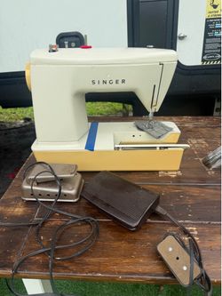 Singer Vintage Sewing Machine