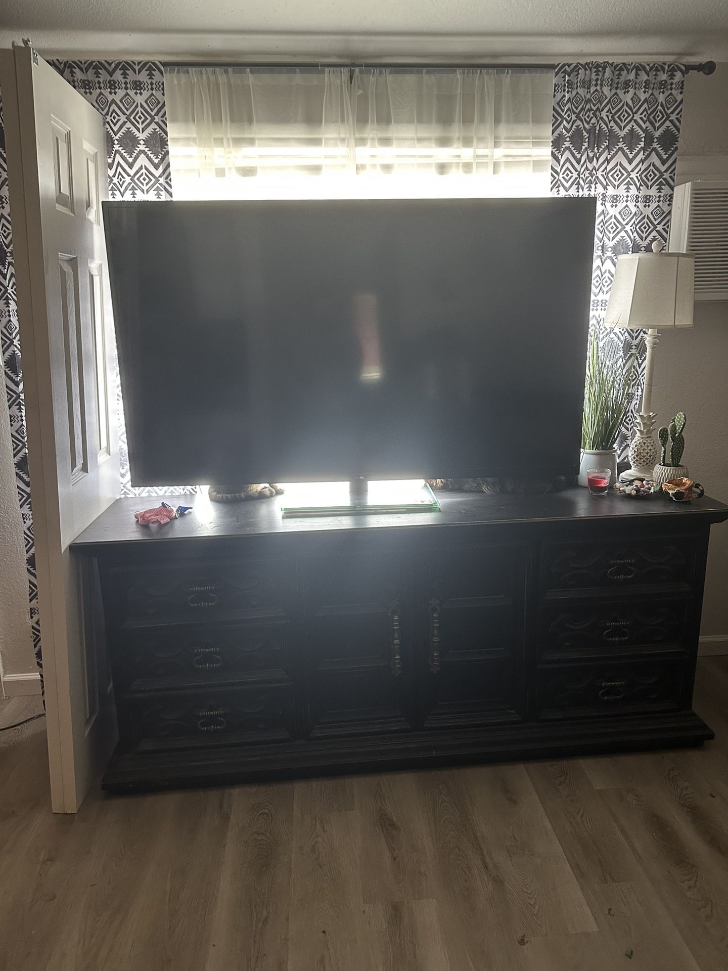 65” flat screen tv 