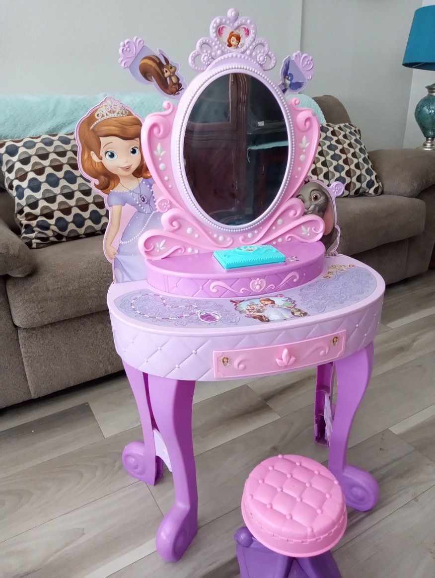 Girls Vanity!!