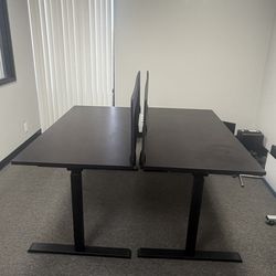 Adjustable desk