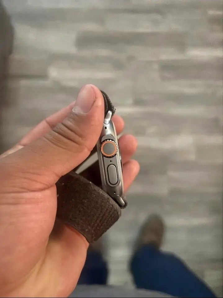 Apple Watch Ultra 49mm titanium