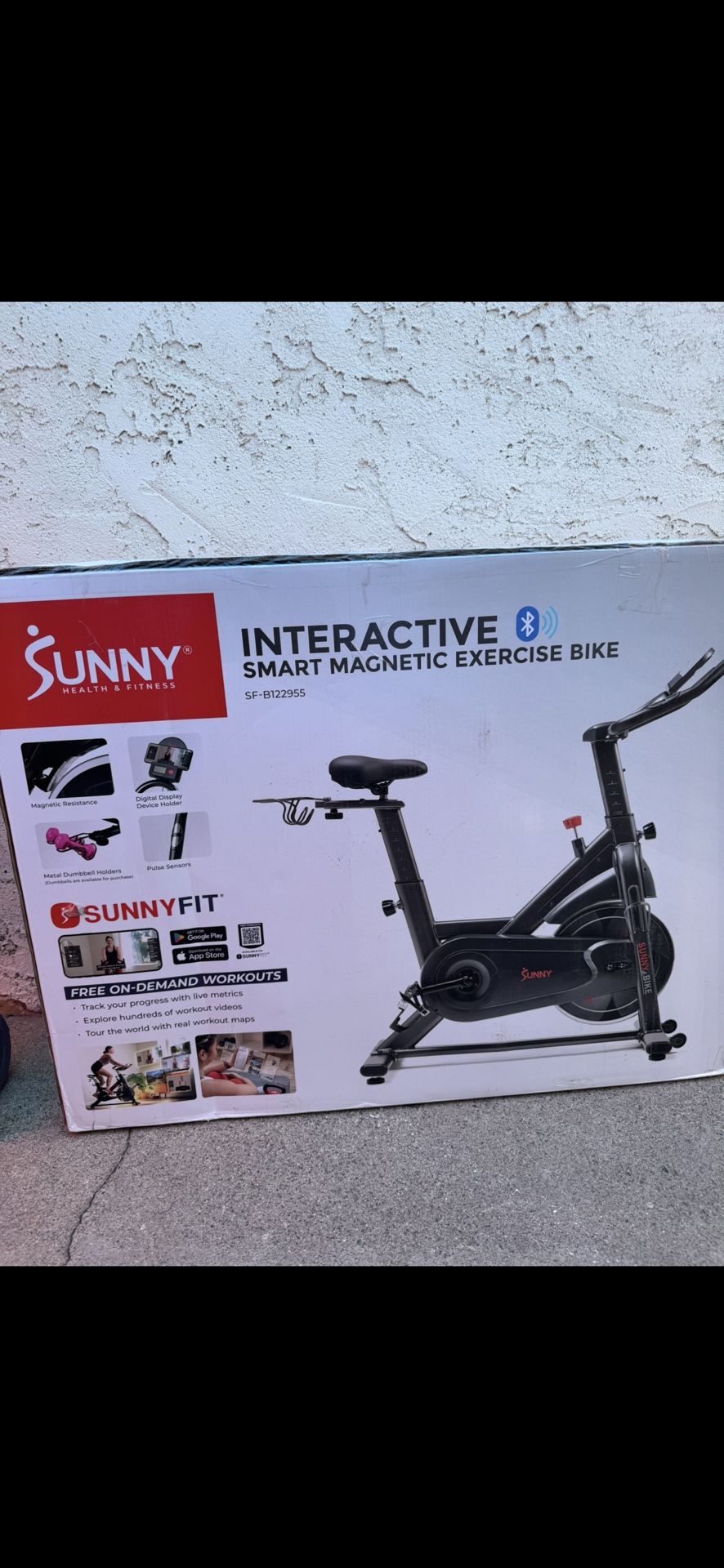 Sunny Health & Fitness Indoor Cycling Bike with Device Mount w Smart Bluetooth & FREE SunnyFit® App - SF-B122955