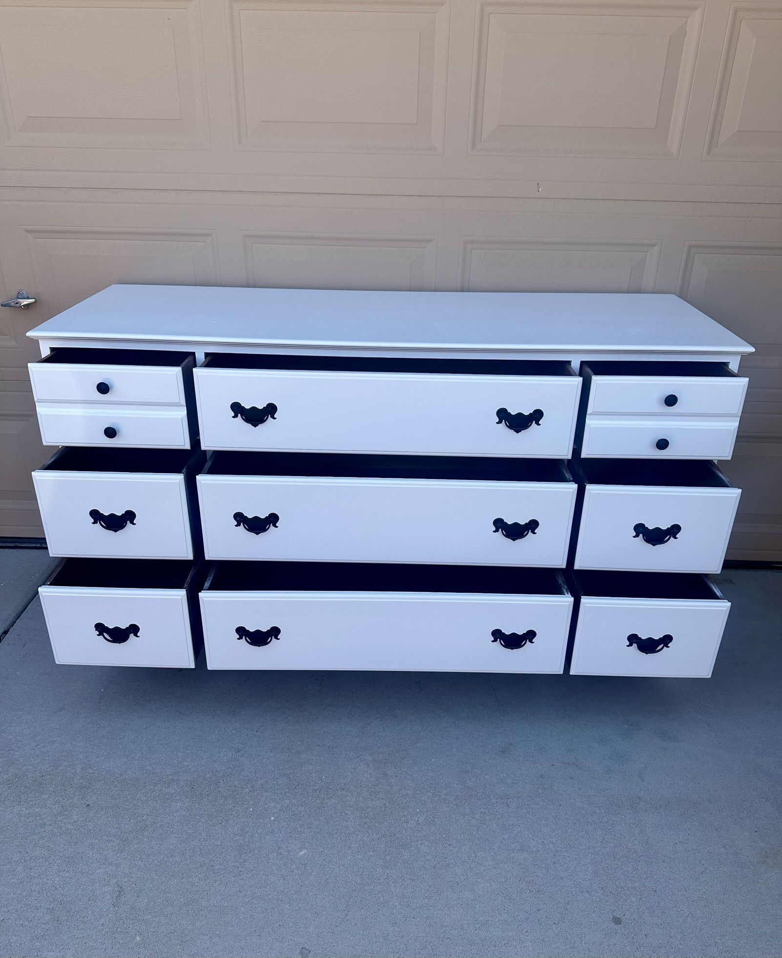 Dresser White 9-Drawers 