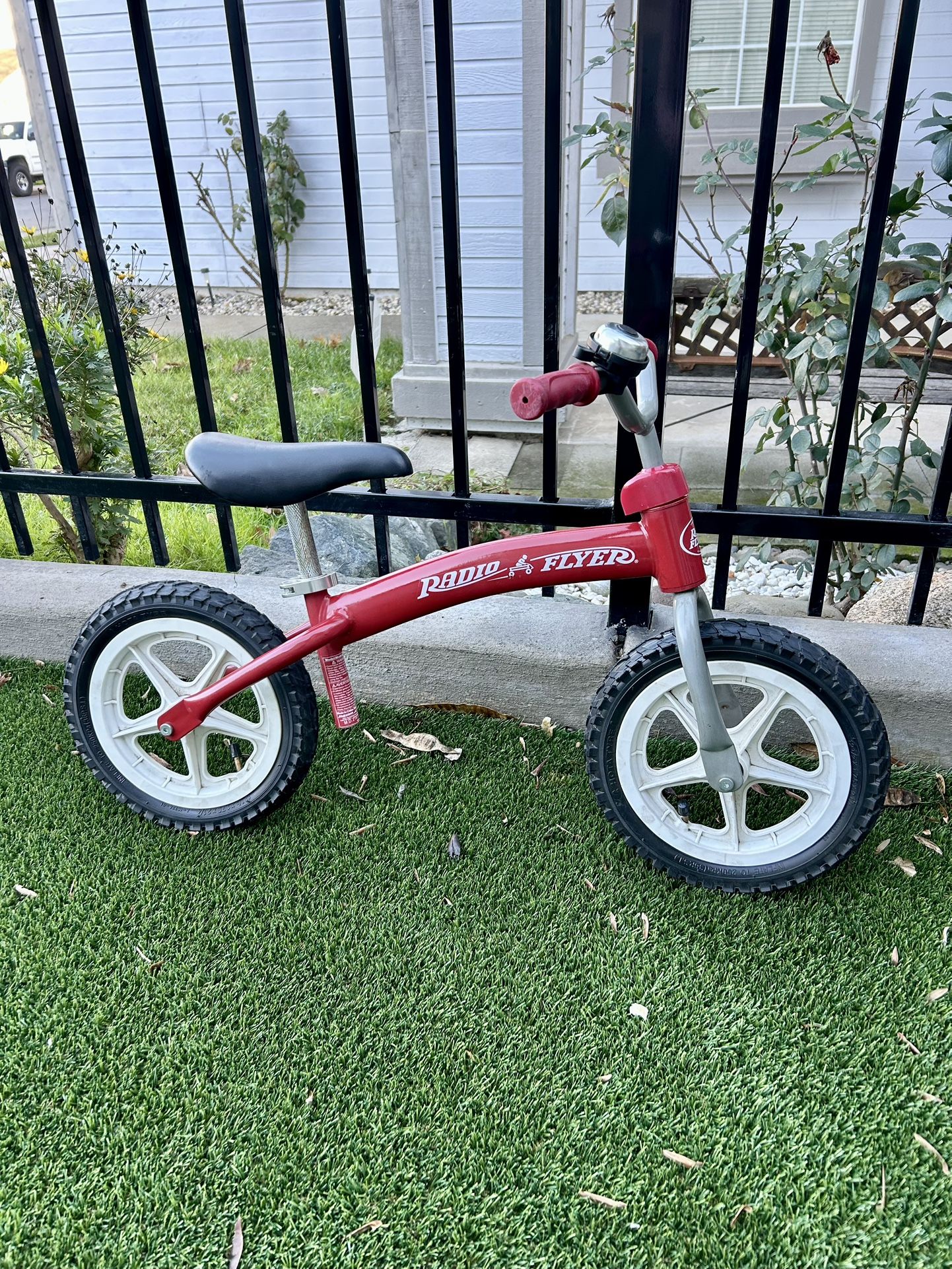 RADIO FLYER KIDS BALANCE BIKE 12” Wheels