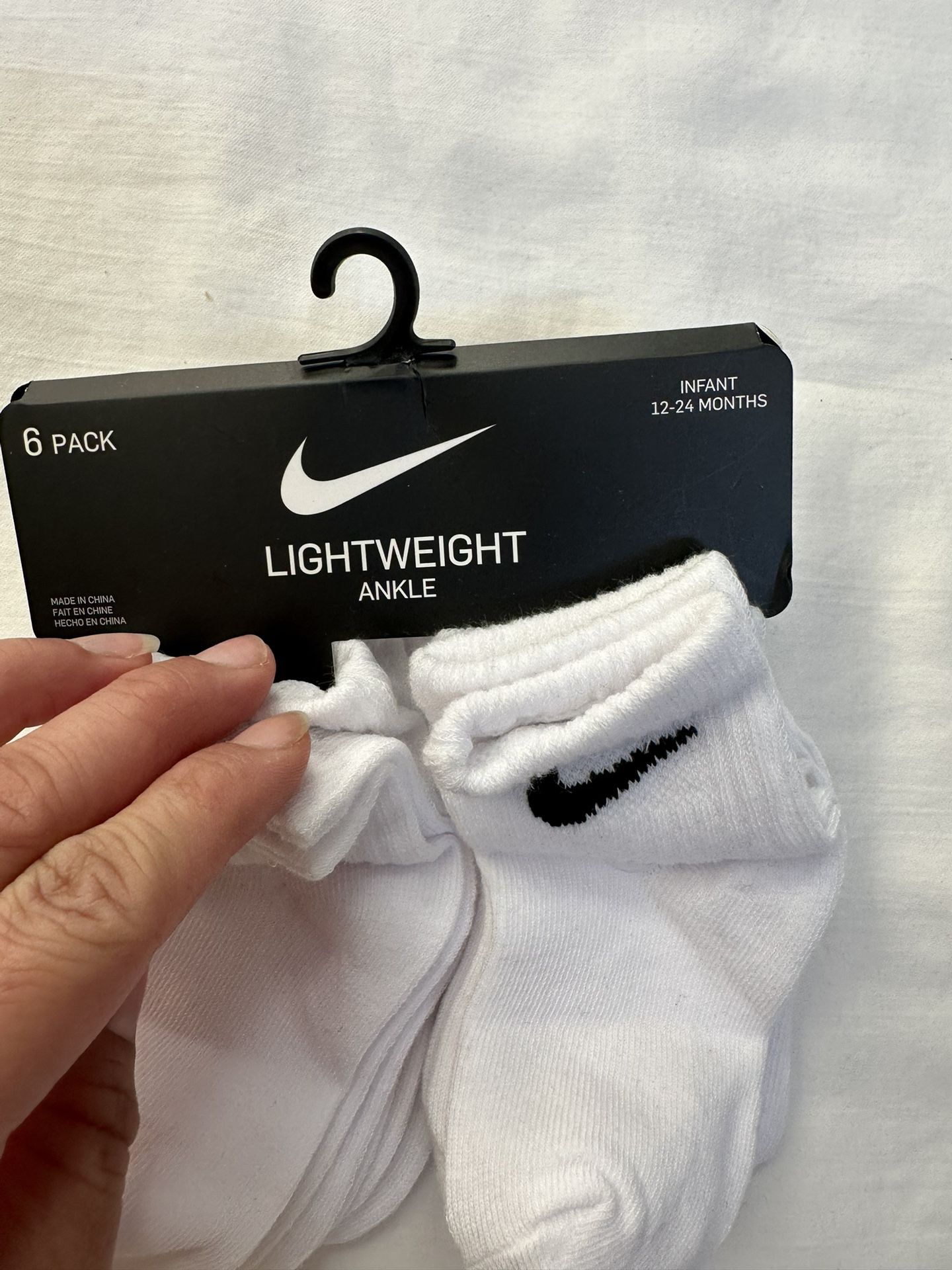 NIKE unisex infant Socks Ankle 6prs White Lightweight ankle Ages 12 - 24mons