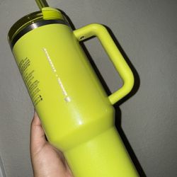 Stanley x Starbucks lime green stanley