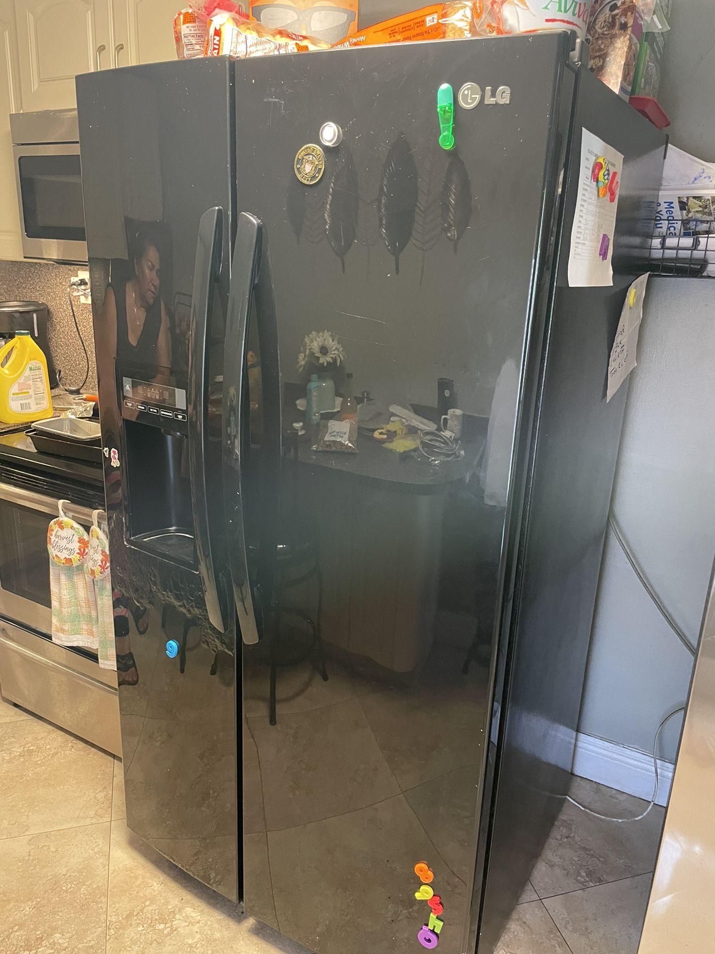 LG FRIDGE (ice maker doesnt work) for Sale in Miami, FL OfferUp