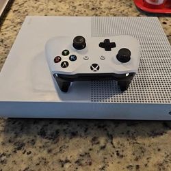 Microsoft Xbox Series S 1TB All-Digital Console (Disc-free Gaming) - White 1682