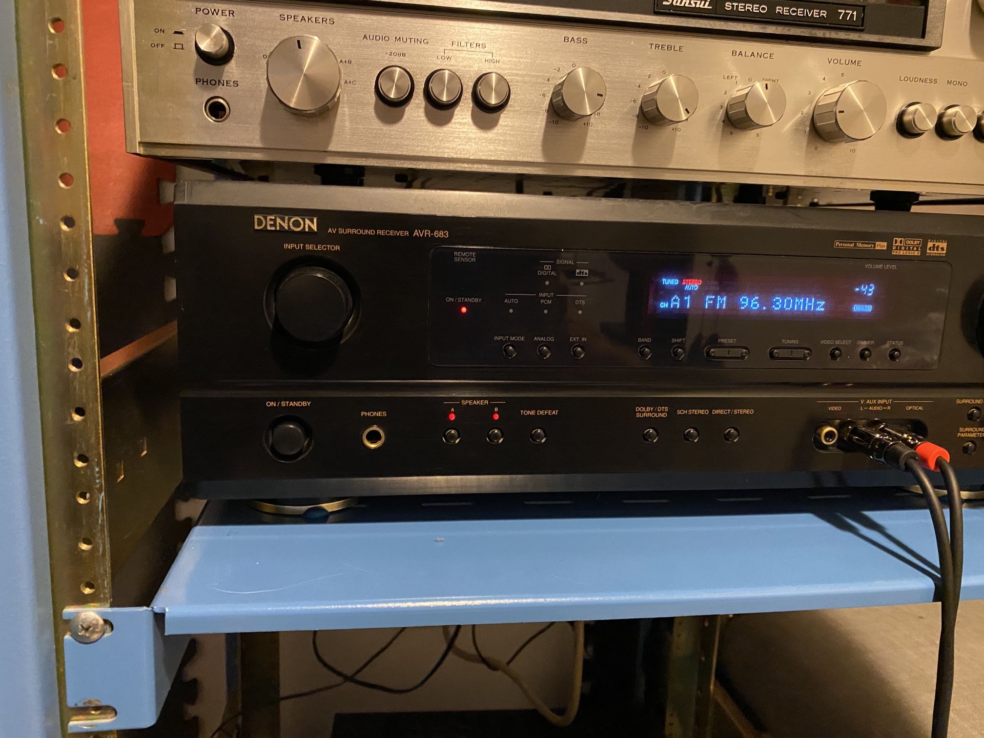 Denon Avr-683 Receiver 5.1 Channels