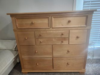 Bedroom 4 pcs. For sale.