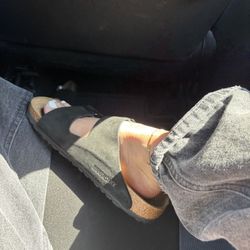 Sandal