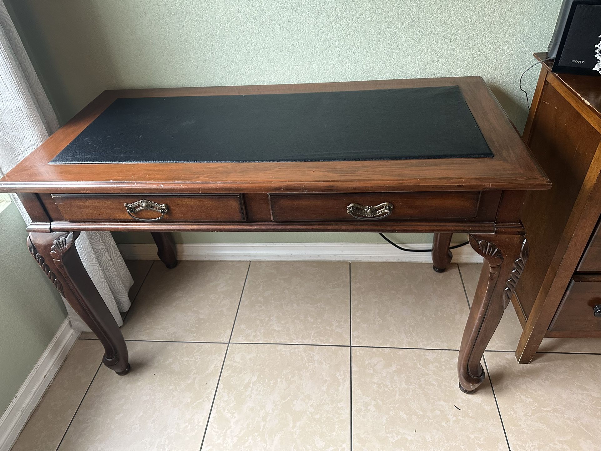 Desk/Entry Table In  Excellent Condition 100%  Wood