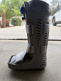 Medical boot