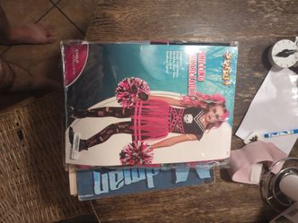Chilling cheerleader costume 8-10