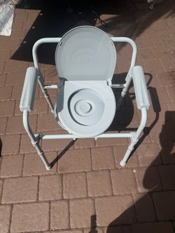 PORTABLE TOILET