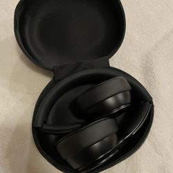 Beats by Dr. Dre Studio Black Over-Ear Headband Headphones with Carrying Case
