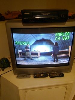 32 INCH COLOR ANALOG TV WITH PANASONIC VCR