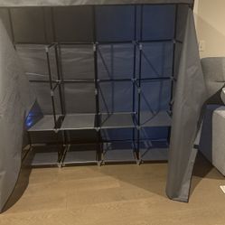 Closet/shelfs