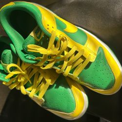 Sz 11 Reverse Brazil Low Dunks