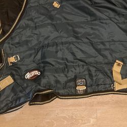 I reapair horse blankets and other animal and people  items In Hanover Pennsylvania Not Florida!! Horse Blankets Sizes From 66-78