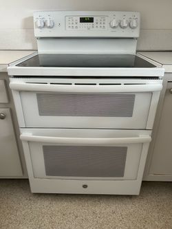 GE Double Oven. Works great!