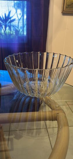 Clear Glass Ribbed Serving Bowl