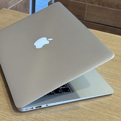 Apple MacBook Air 13” i5/8GB/256GB SSD $180 