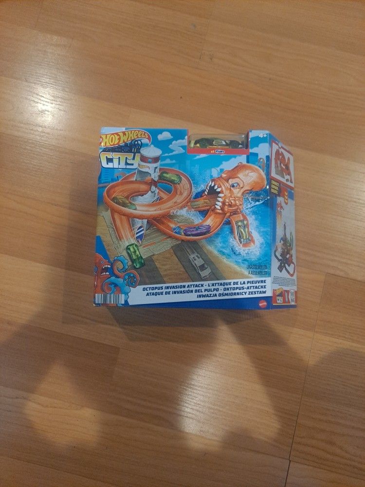 Hotwheels City Octopus Invasion Attack Playset