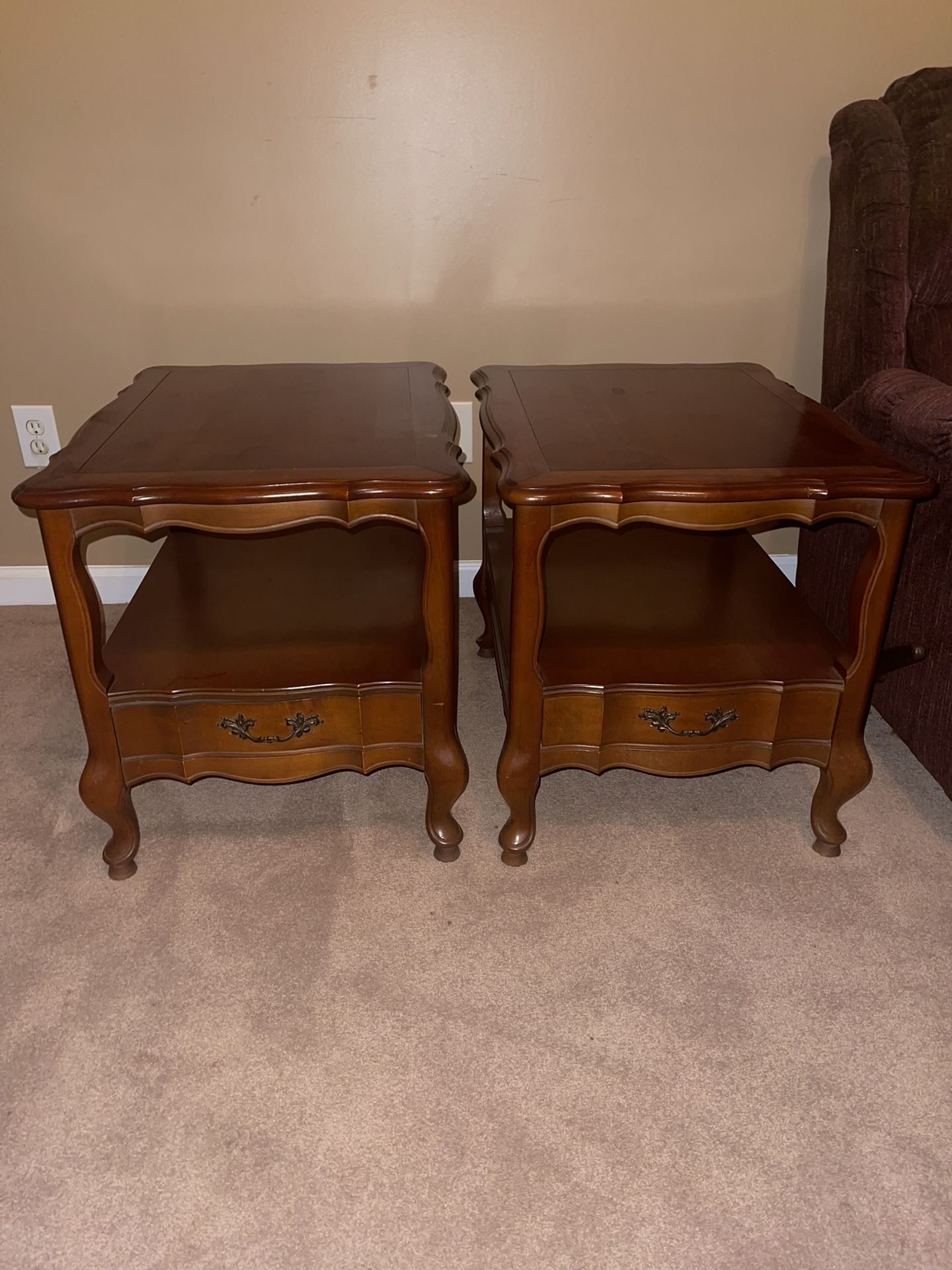 2 tables (set)