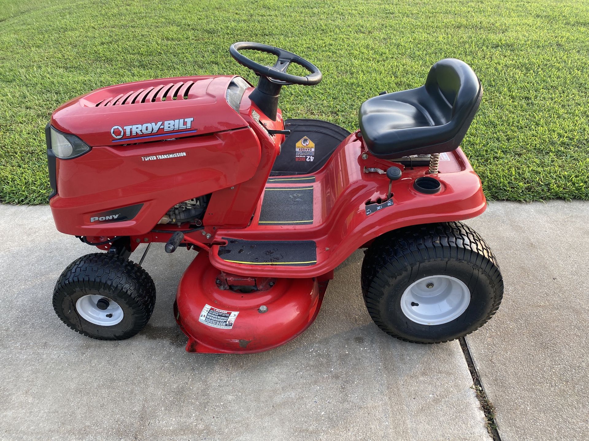 Troy Bilt Pony Lawn Tractor / Riding Lawn Mower with 42” Deck for Sale