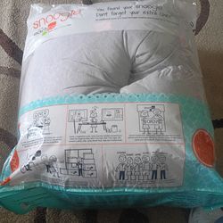 Snoogle pregnancy pillow