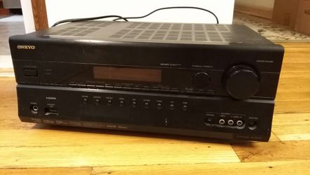 Onkyo TX SR607 7.2 Channel 210 Watt Receiver